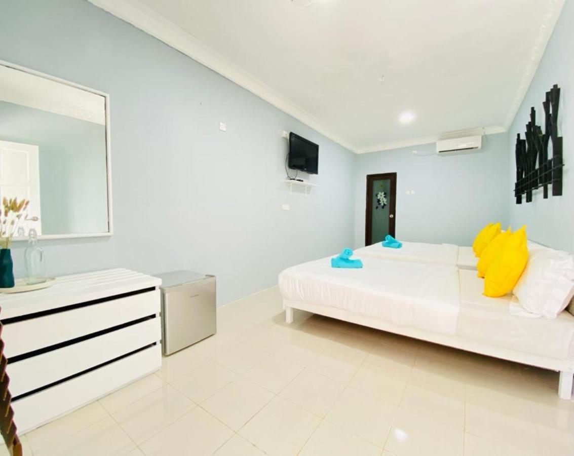 Fat Mermaid Guesthouse Пантай-Сенанг Экстерьер фото